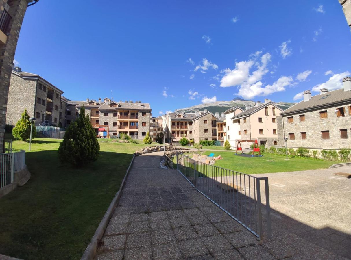 Apartamento El Roble Villanua Luaran gambar