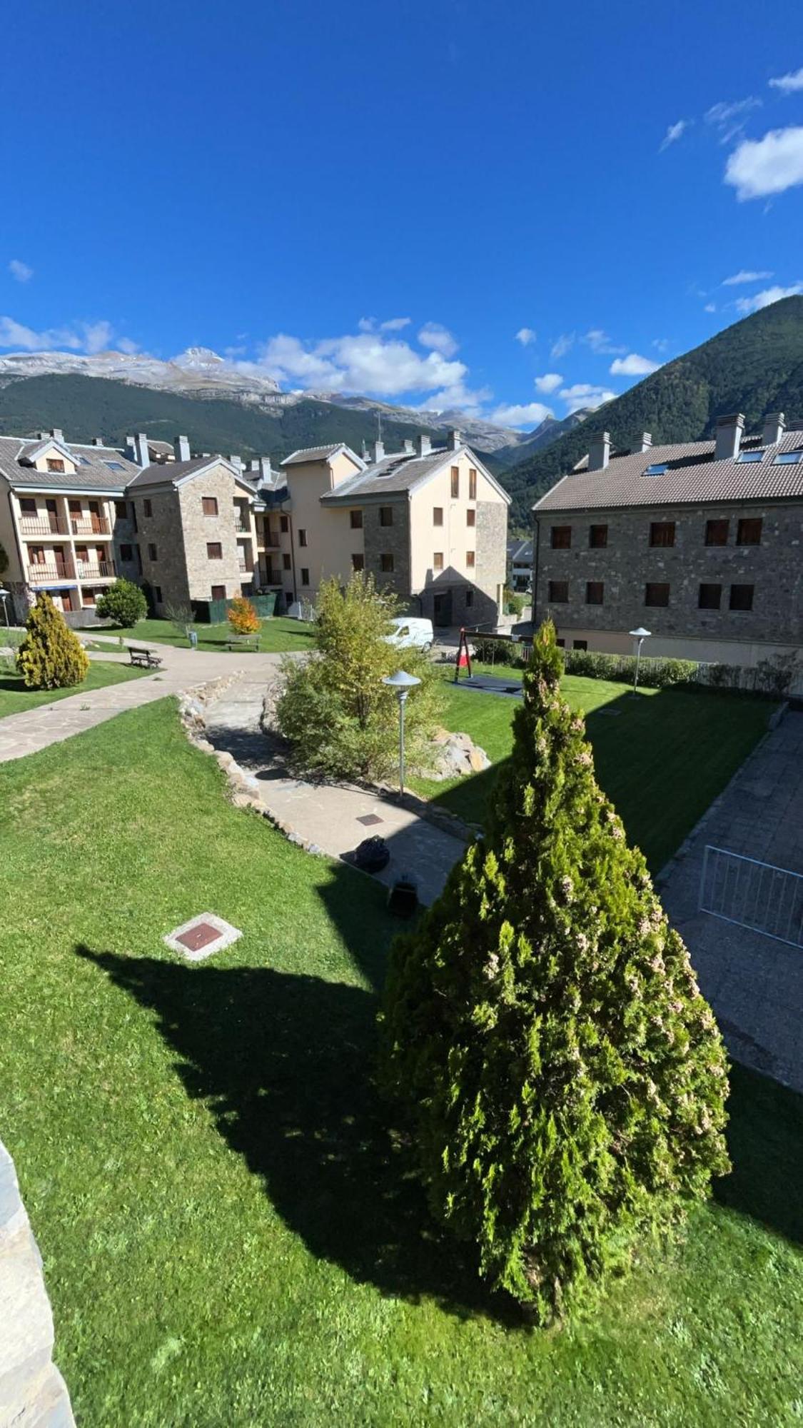 Apartamento El Roble Villanua Luaran gambar